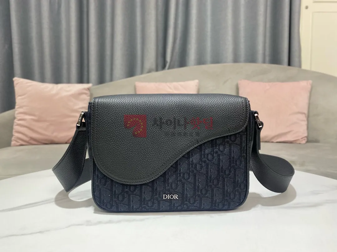 JLH 디올 새들 메신저백